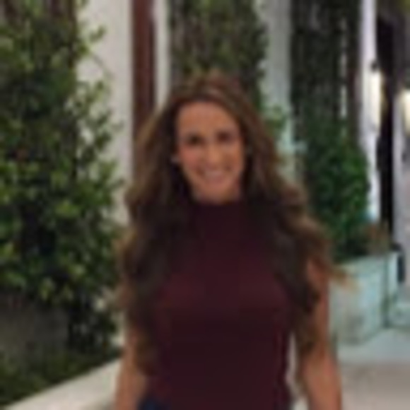 Meet your Posher, Nicole - Picture 1 of 1